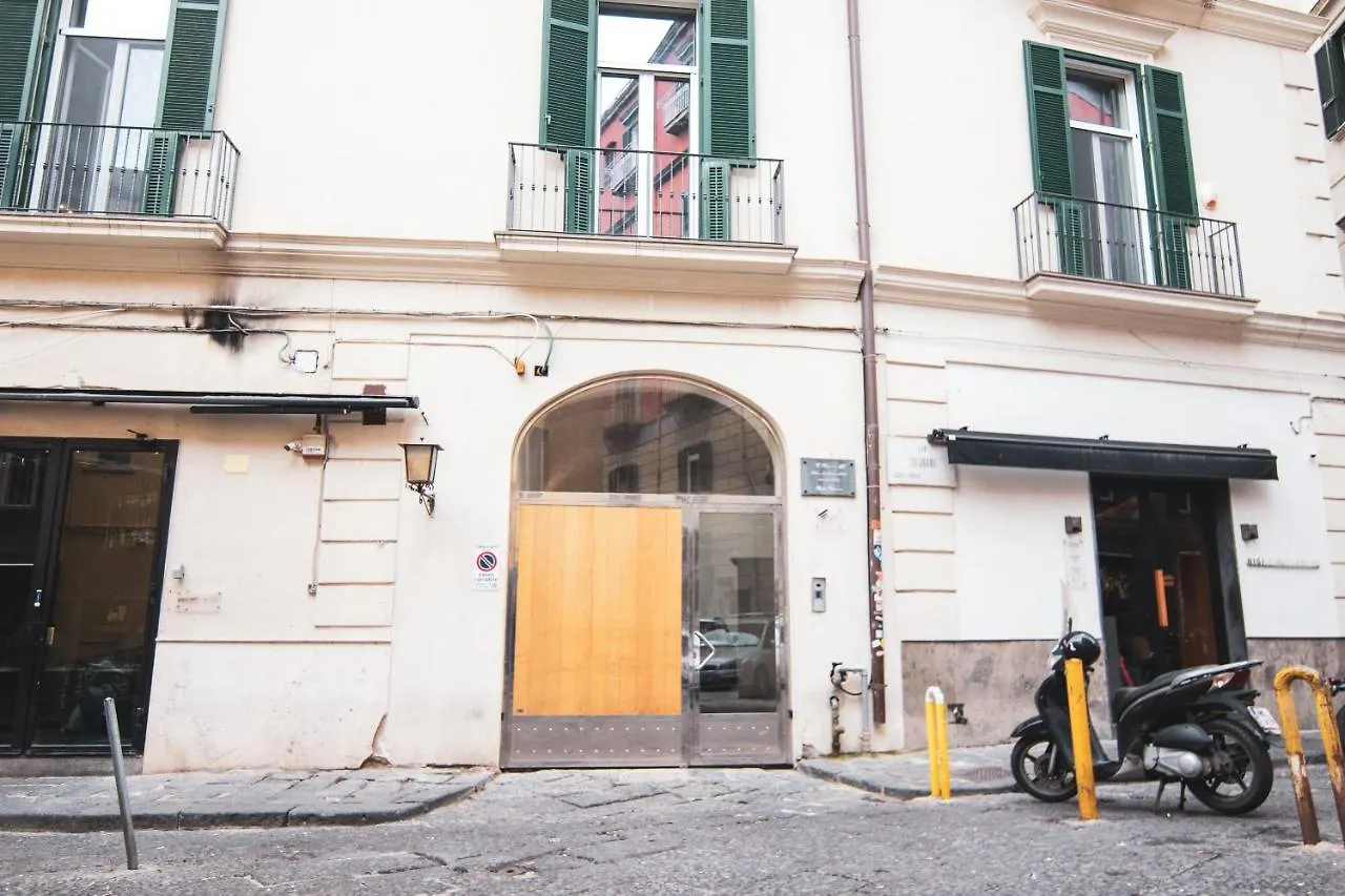 Appartamento In Pieno Centro A Napoli Vicino Al Mare 0*, Неаполь Италия